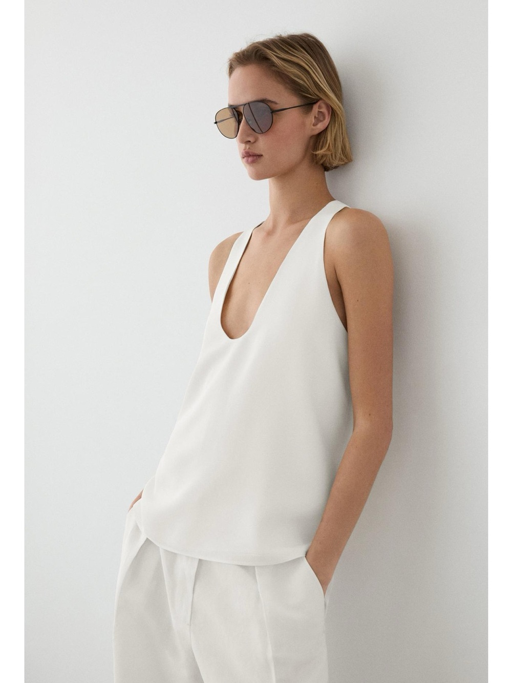 Massimo Dutti Flowing V-neckline top, Size M 5179/879/251